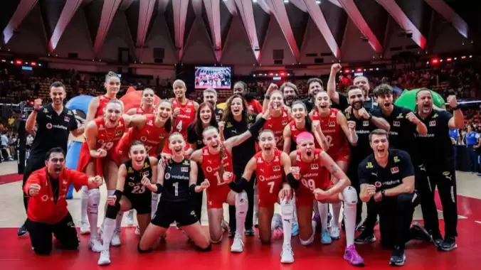 Filenin Sultanları ve Efeleri’nin Avrupa şampiyonalarındaki maç programı açıklandı Filenin Sultanları ve Efeleri’nin Avrupa şampiyonalarındaki maç programı açıklandı