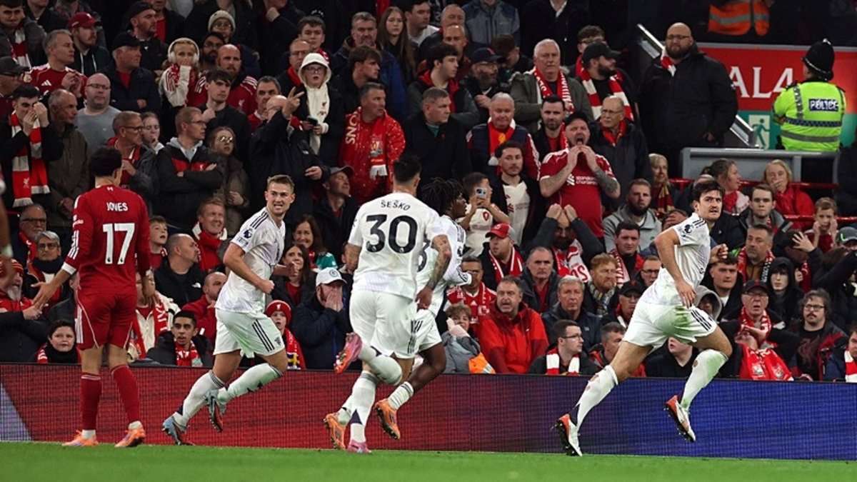 Liverpool 1-2 Manchester United (MAÇ SONUCU ÖZET) | İngiltere Premier Lig