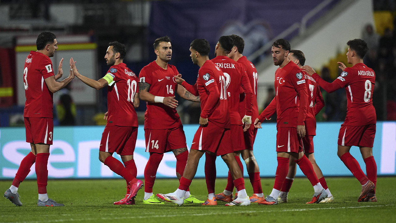 Milli yıldızlar boşa düşüyor! İşte sözleşmesi bitecek 10 Türk futbolcu Milli yıldızlar boşa düşüyor! İşte sözleşmesi bitecek 10 Türk futbolcu