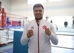 Milli boksörlerin hedefi altın maldaya! Milli boksörlerin hedefi altın maldaya!