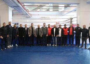Boks Federasyonu Başkanı Hekimoğlu’ndan Niğde’ye ziyaret Boks Federasyonu Başkanı Hekimoğlu’ndan Niğde’ye ziyaret