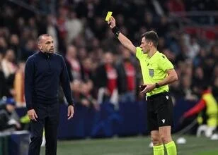 Ajax, Galatasaray yenilgisi sonrası Heitinga ile yollarını