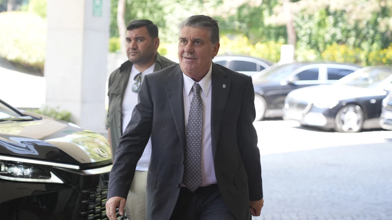 Beşiktaş, Danilho Doekhi ile Transfer Görüşmelerine Başladı Beşiktaş, Danilho Doekhi ile Transfer Görüşmelerine Başladı