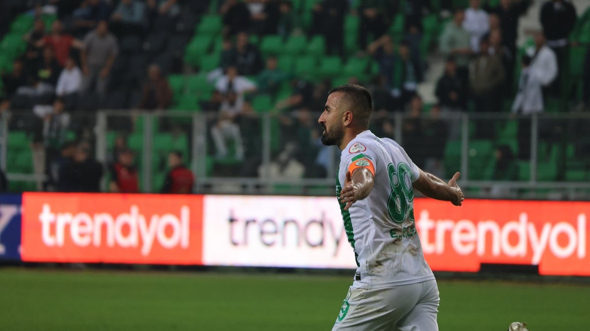 Serik Spor, Sakaryaspor’u Deplasmanda 3-2 Yenerek Galip Serik Spor, Sakaryaspor’u Deplasmanda 3-2 Yenerek Galip