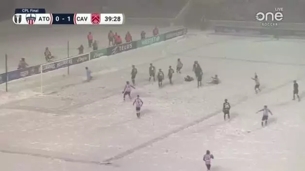 Kar Yağışı Altında Röveşata Golü ile Ottawa Şampiyon Oldu