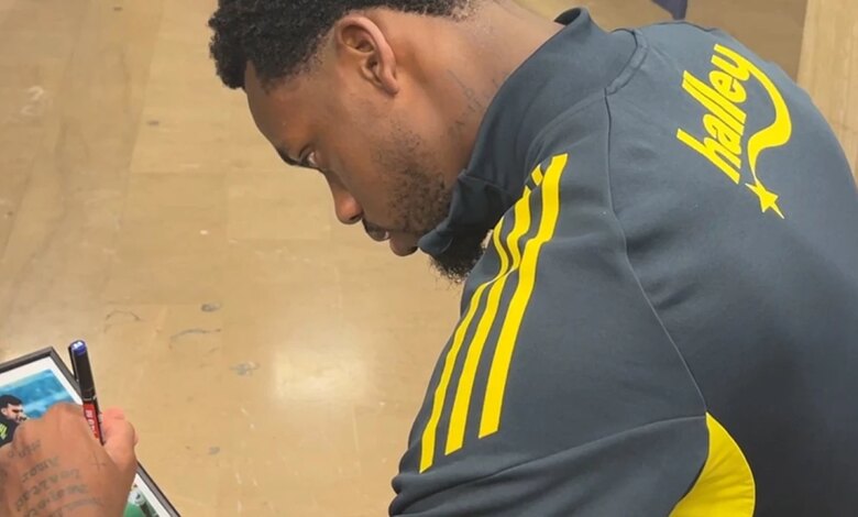 Jhon Duran, Galatasaray derbisinde ikinci golünü attı Jhon Duran, Galatasaray derbisinde ikinci golünü attı